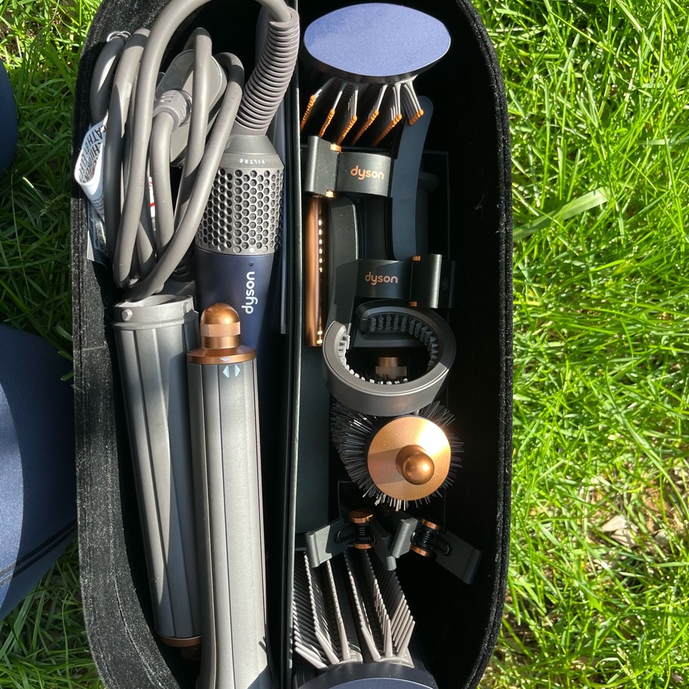 Dyson Hair Styling Set - Black and Gold